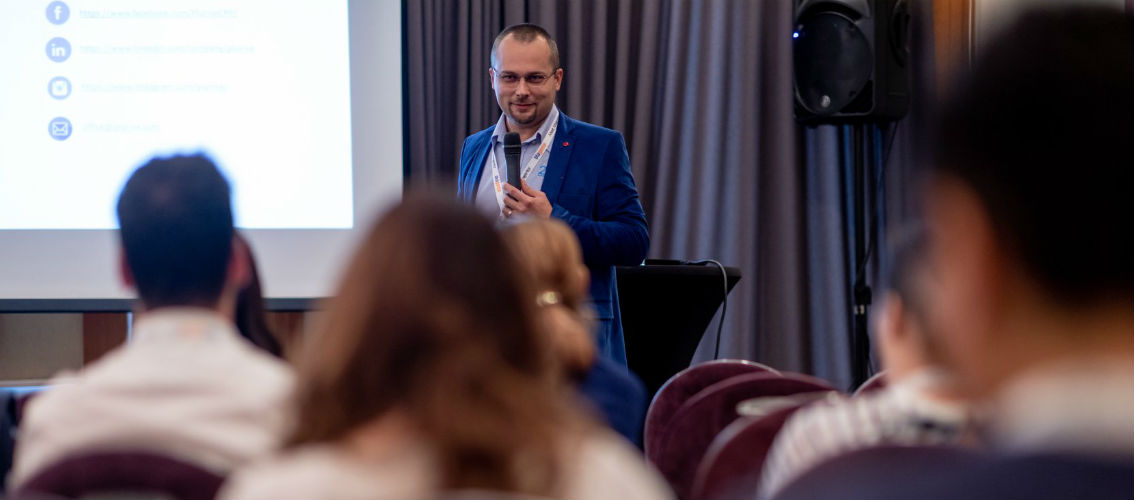 pluriva meet magento
